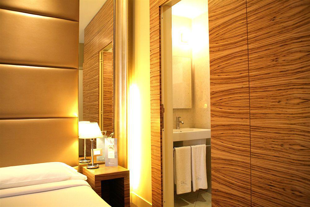 Hotel Saint John Rom Exteriör bild